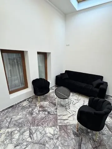 בוקרשט Historical Central Apartment