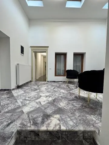 בוקרשט Historical Central Apartment 0*,